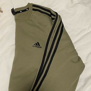 Comfy & cute sweater!